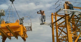 Демонтаж башенного крана в Кумертау - услуги по демонтажу от Сварной-Кра от 1590 руб.